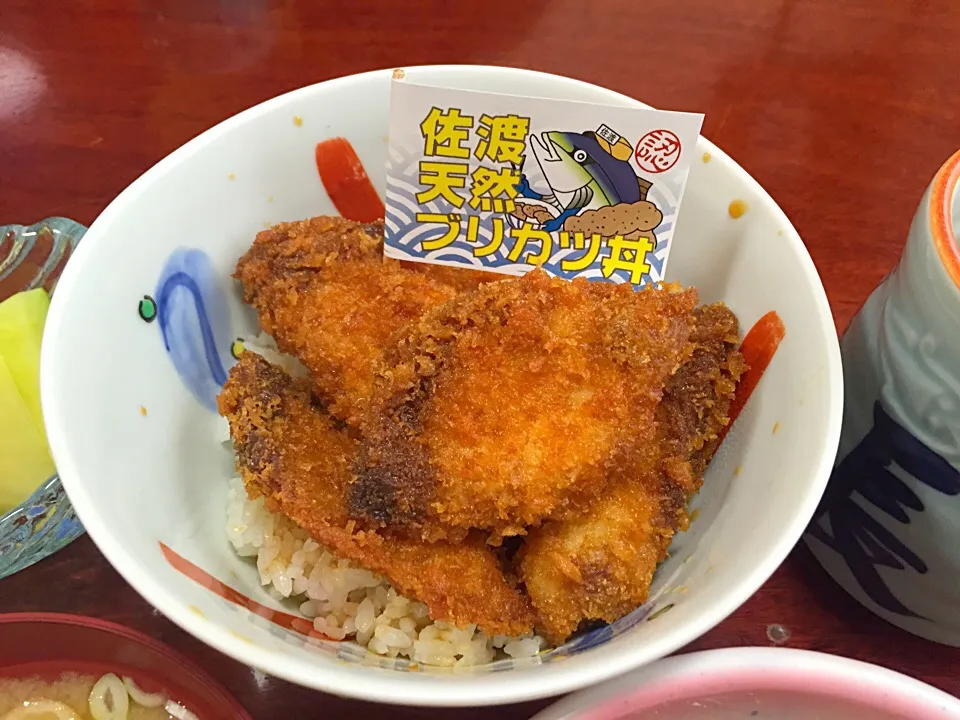 天然ブリかつ丼|emolyさん