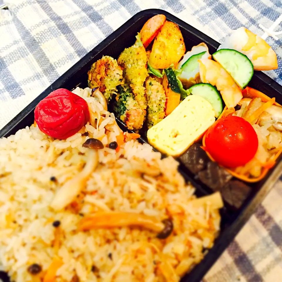 Snapdishの料理写真:きのこご飯弁当|みかりんさん