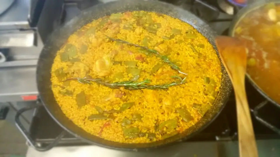 paella valenciana|Adrián Caroさん