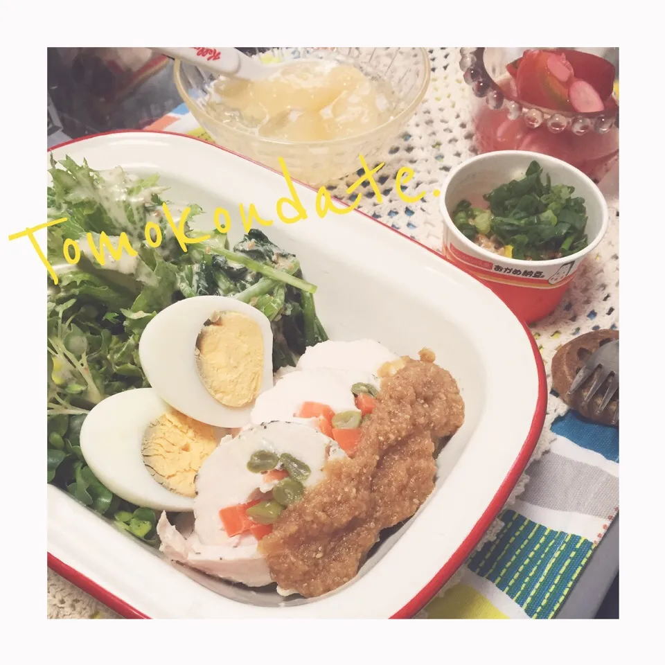 Snapdishの料理写真:塩麹鶏ハムサラダ🍴♡|🇯🇵ともこちゃん。さん