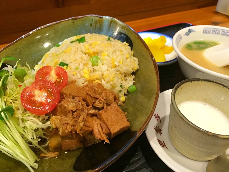 #2015あまくさ丼丼フェア #13 豚サイコロ煮込みチャーハン丼|神力屋 火酒さん