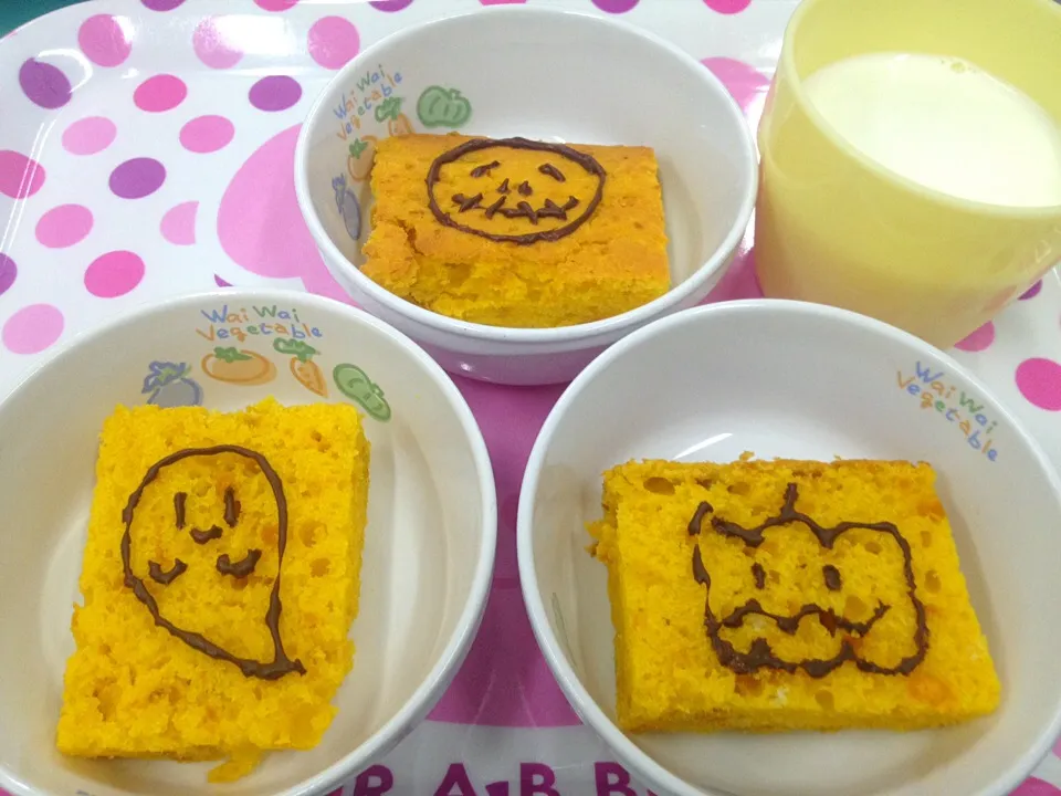 Snapdishの料理写真:ハロウィンのおやつは
ノンエッグのかぼちゃケーキです^ ^|yukio58さん