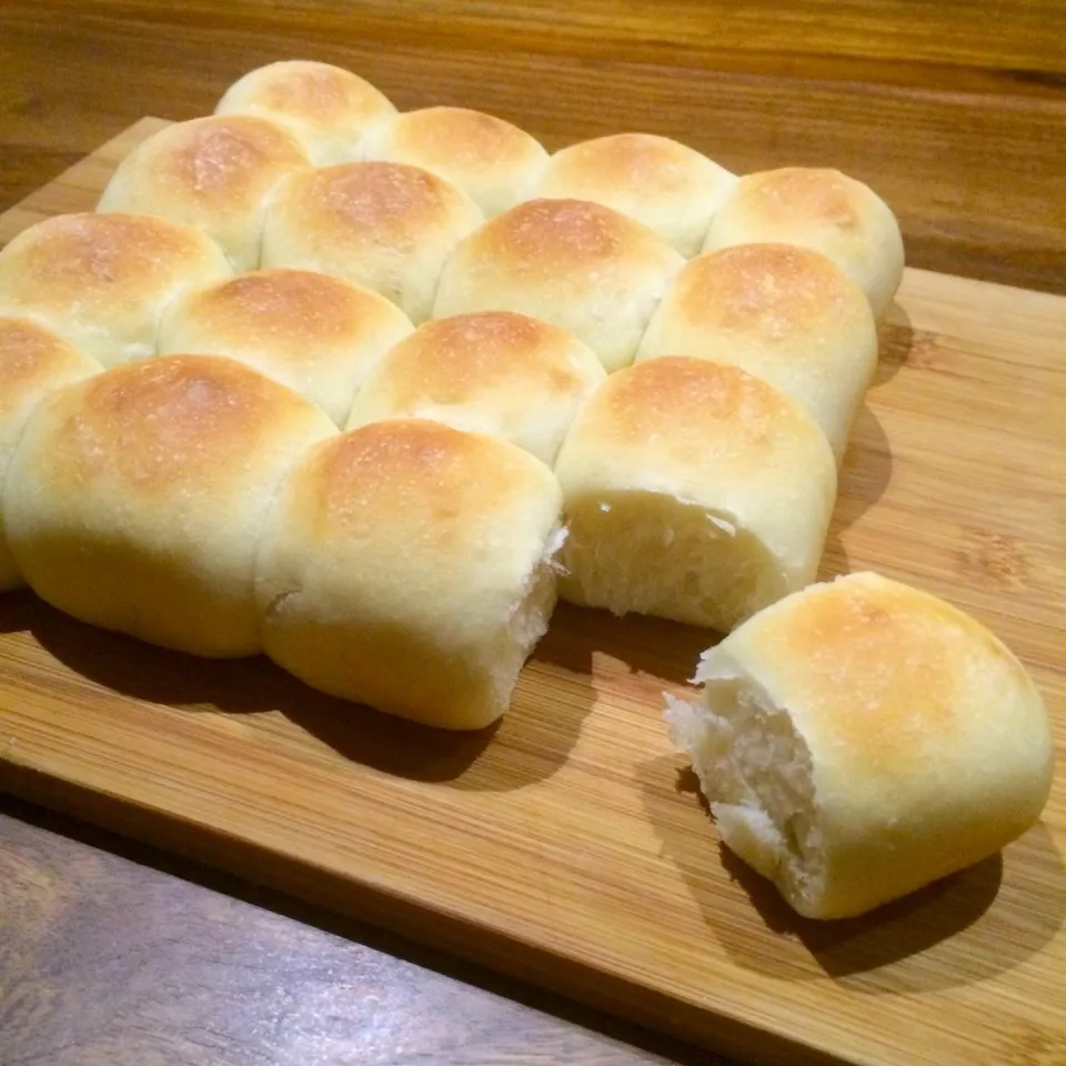 初めてのパン作りでシンプルなもっちりパン|あっさーさん