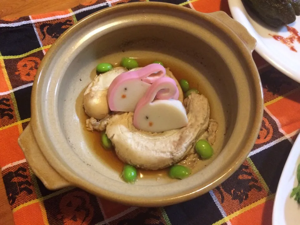 昨日の、鮭白子うっすら出汁煮。withウサギちゃんカマボコ♪|keicousさん