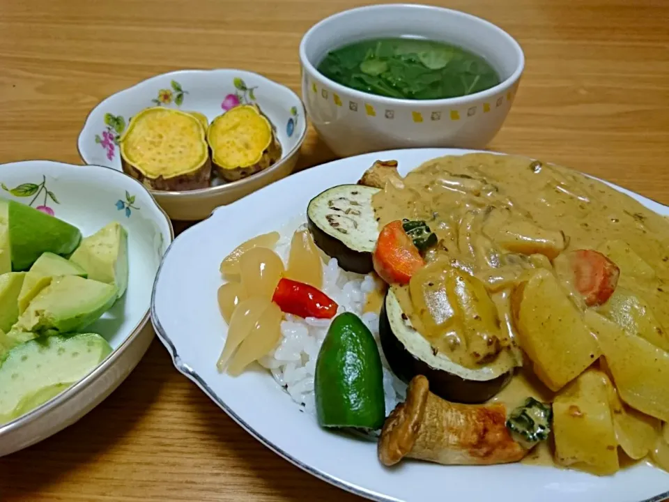 牛乳カレーハラペーニョ入りと蒸した安納芋|Shinji Matsuokaさん