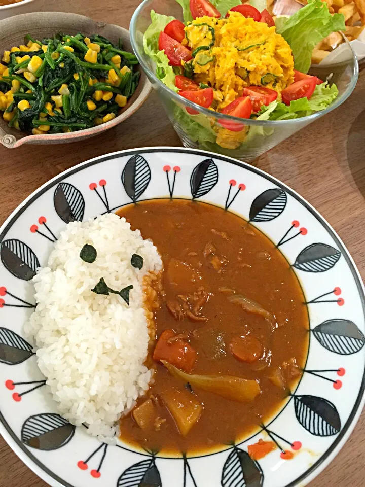 Snapdishの料理写真:かぼちゃサラダとおばけちゃんカレーでHappyHalloween!!!🎃|ツナコさん