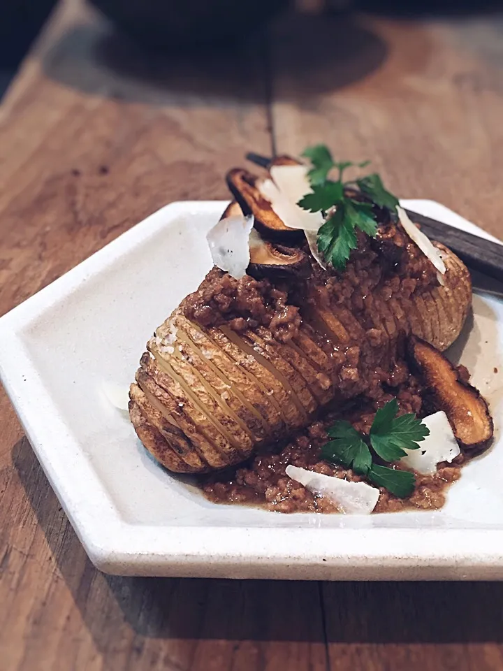 Hasselback potato with beef soboro/Japanese meat sauce|rick chanさん