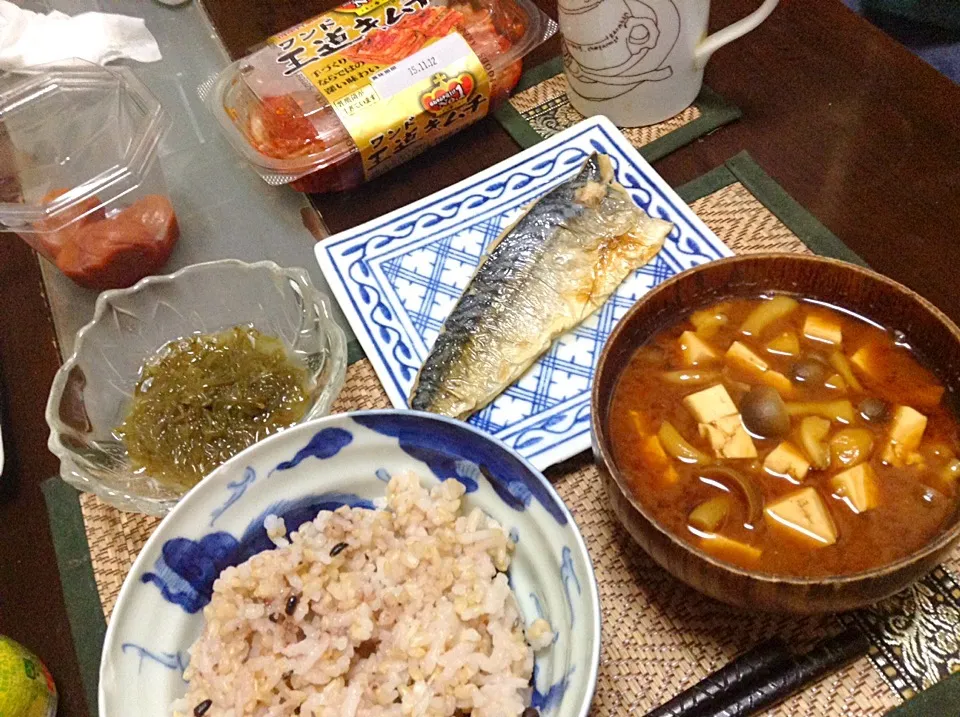 めかぶ＆鯖塩焼き＆豆腐としめじの味噌汁|まぐろさん