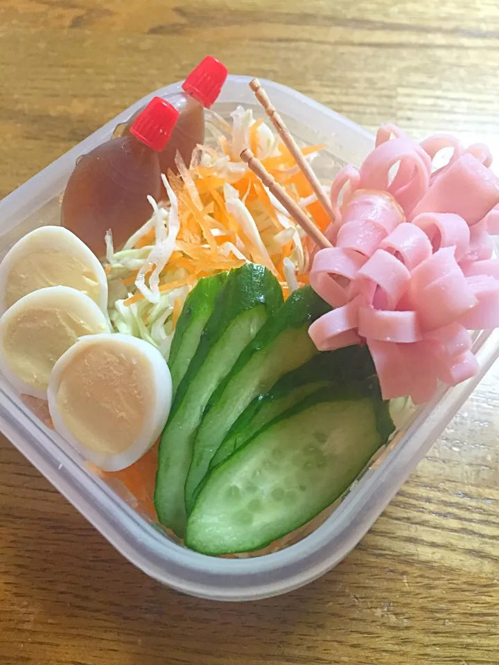 Snapdishの料理写真:子供弁当☆番外編 サラダ|Tsuduさん