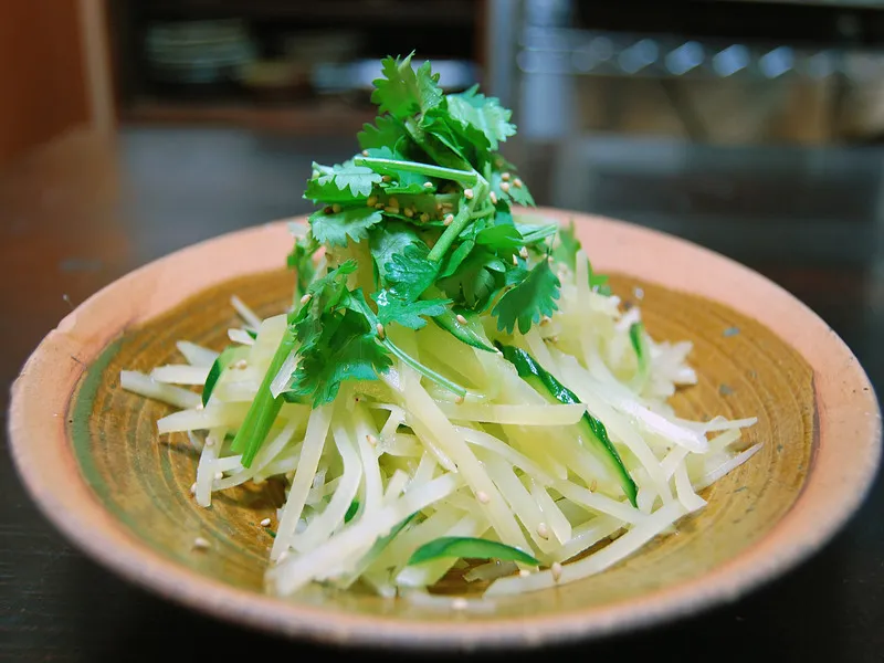 シャキシャキじゃがいもと香菜の中華和え #AllAbout|All About 料理レシピさん