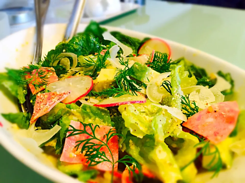 Caesar salad featuring avocado and dill|yeluさん