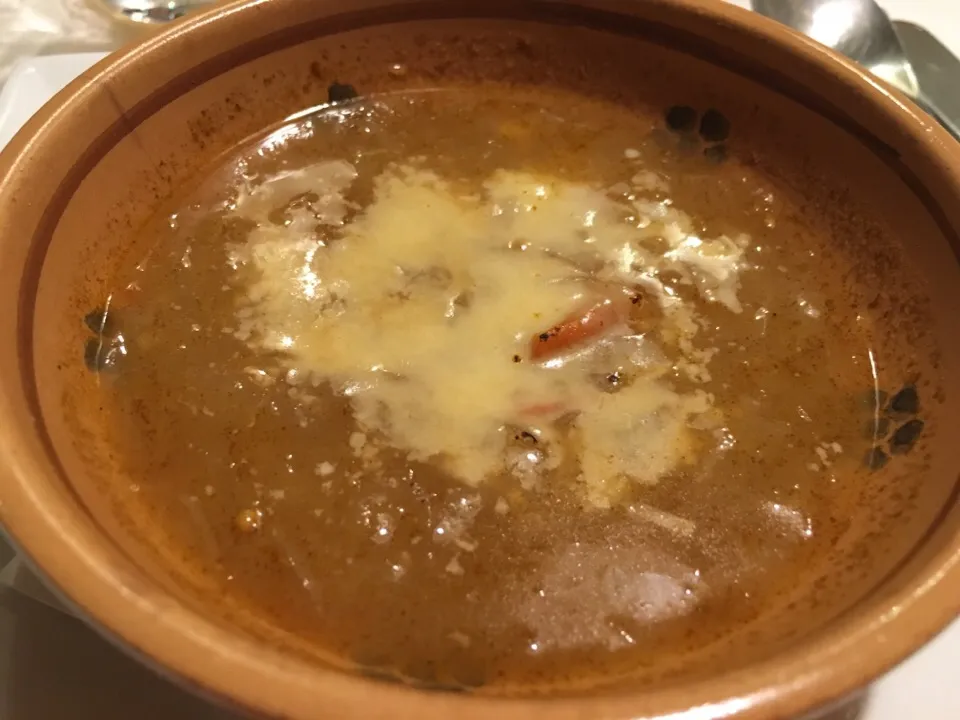 Zuppa Gratinata di Cipolla
たっぷりオニオンのグラタンスープ|お家でbar!さん