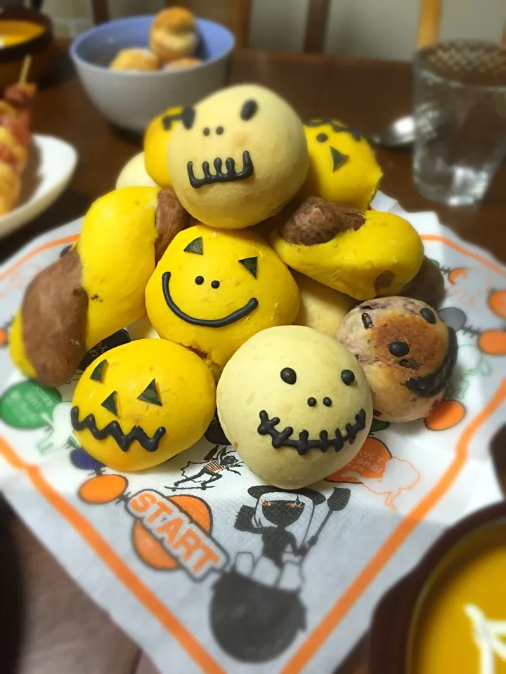 ハロウィンにかぼちゃパン🎃|Yoshimiさん