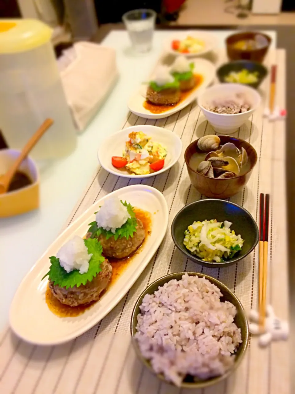 Snapdishの料理写真:和風おろしのっけハンバーグ  あさり味噌汁  ポテトサラダ  白菜の四川風甘酢サラダ|♡しも♡さん