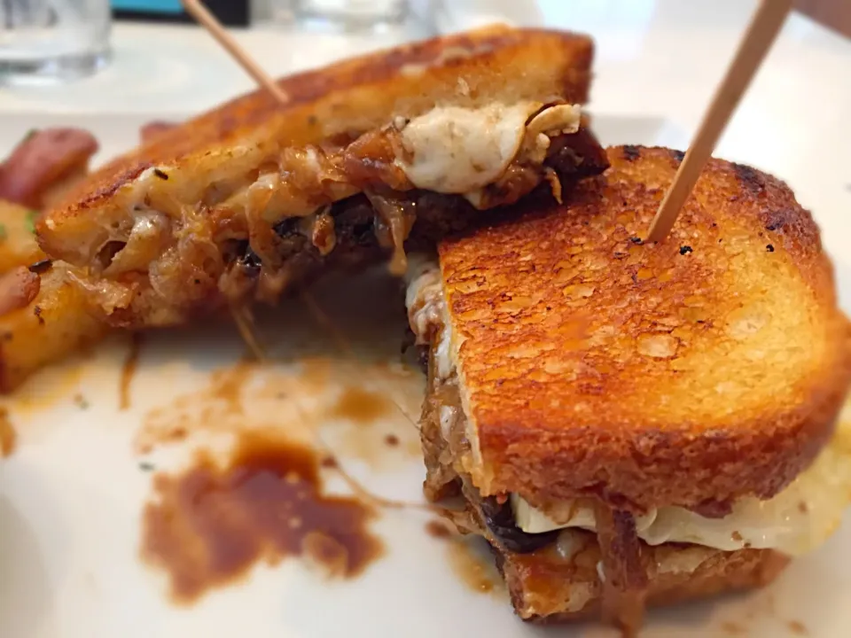 White truffle egg and cheese panini|robert flickerさん