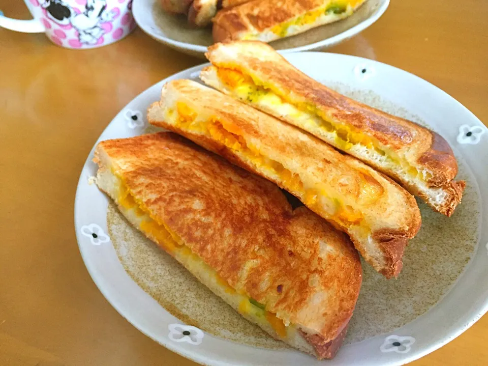 Snapdishの料理写真:カボチャサラダとチーズのホットサンド。|夢ちゃんさん