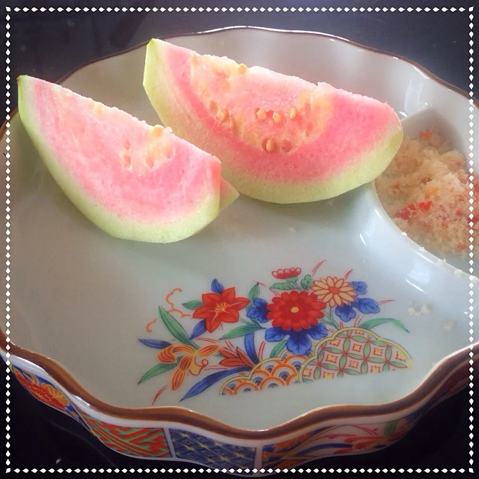 Snapdishの料理写真:Pinky guava (Ổi đào)|Thien Anさん