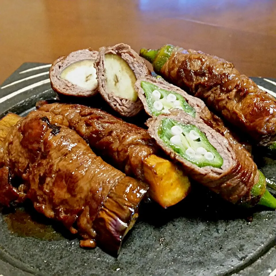 茄子の肉巻きステーキ　　バルサミコ醤油風味　　　オクラも巻いちゃいました😁|ふりるさん