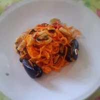 Snapdishの料理写真:Tagliatelle ai frutti di mare|Michele Diniさん