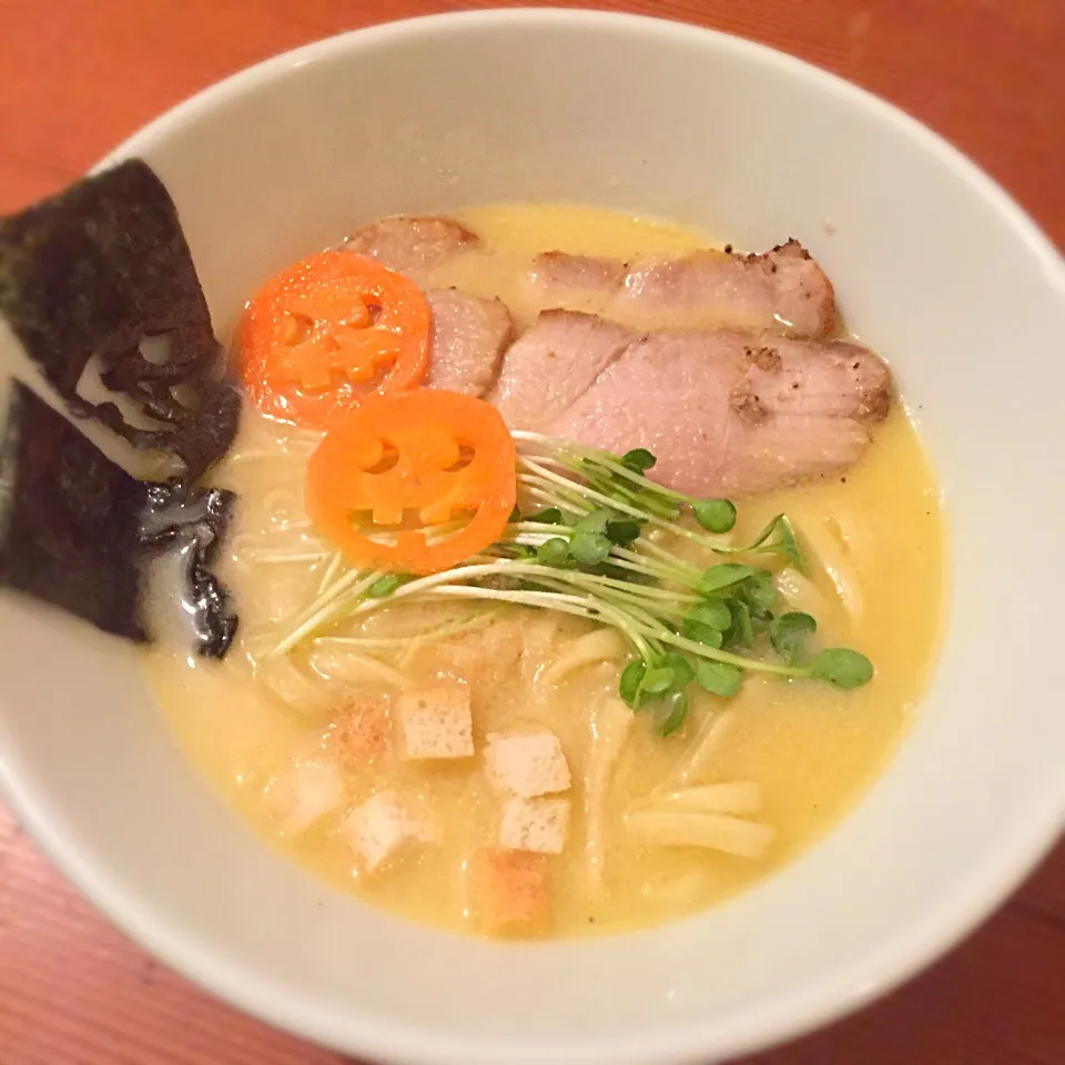 Snapdishの料理写真:バターナッツのポタージュ風ラーメン|黒澤 真生さん