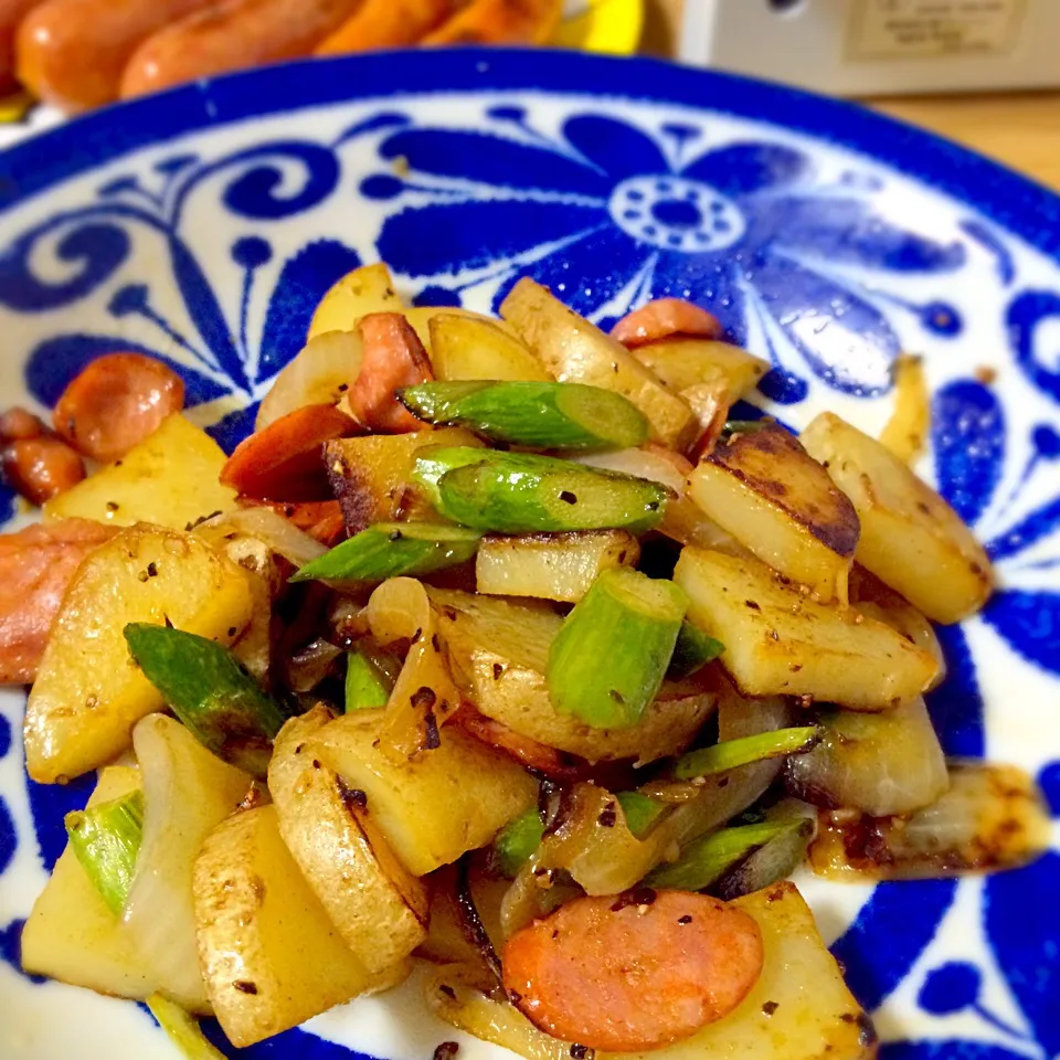 ジャガイモとアスパラ炒め|さたけさん