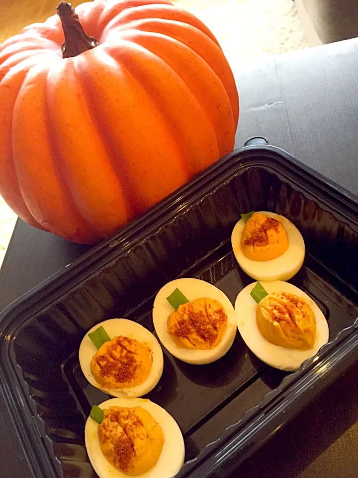 Pumpkin deviled eggs!|Kristen Johnsonさん