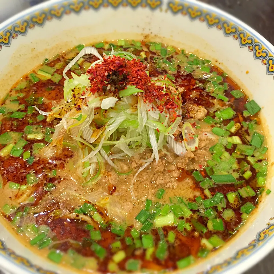 秋葉原で食べた担々麺。思ったより辛くなかったー！|リュカさん