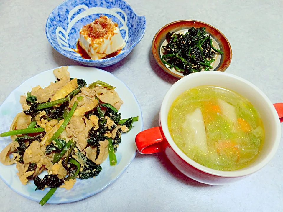 □豚肉と小松菜と卵の炒め物
□水餃子野菜スープ
□ほうれん草の胡麻和え
□お豆腐|れぇれぇさん