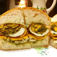 Stuffed fried eggs burger! Indian street food!|gayatri singhさん