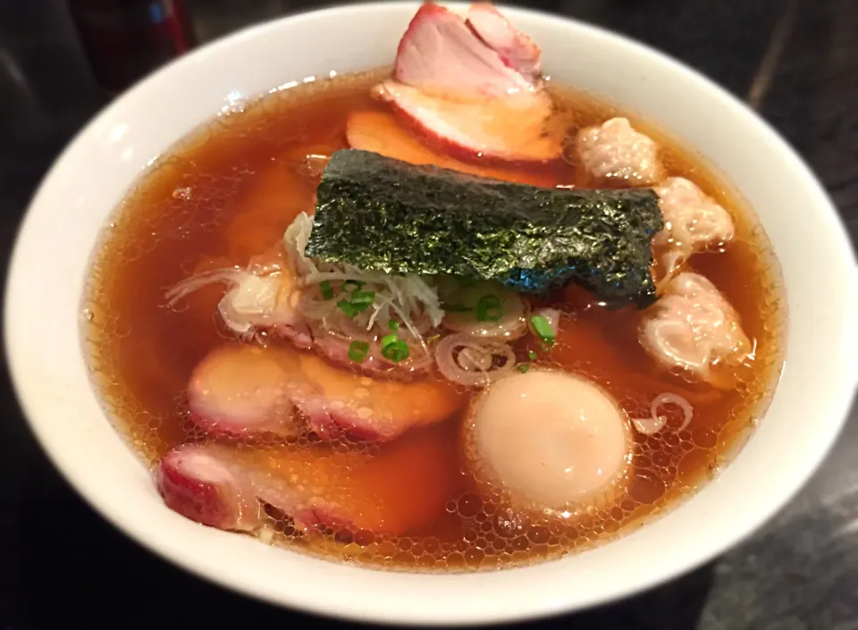 チャーシューワンタン麺（醤油）＋味玉|toshi,I🍴さん