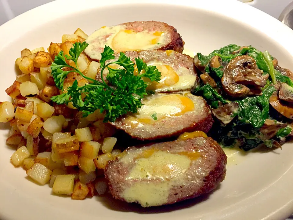 Stuffed Pork Meatballs, Southern Style Fried Taters & Creamed Spinach n Shrooms|Chef Ampさん