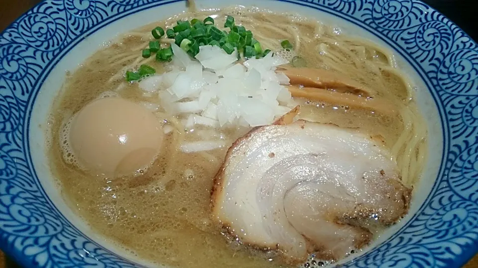 Snapdishの料理写真:麺屋 一燈 西武池袋本店 お食事厨房 の 煮干しラーメン +煮たまご ＠池袋|大脇さん