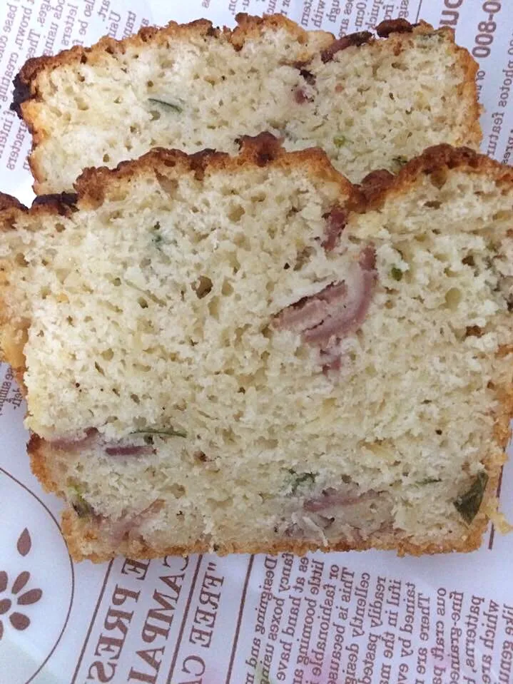 Snapdishの料理写真:Beer bread with Gruyere cheese, kurobuta ham and Spring onions|Ong Sor Fernさん