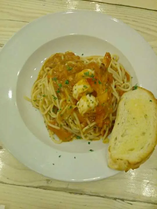 Snapdishの料理写真:spicy shrimp pasta...
#manilaph #yummy|Jay Ann C. Perezさん