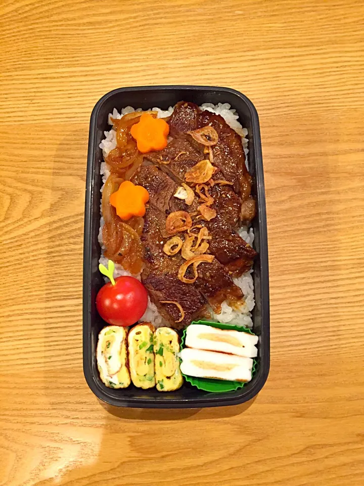 Snapdishの料理写真:ステーキ丼＊弁当♪|hiromiさん