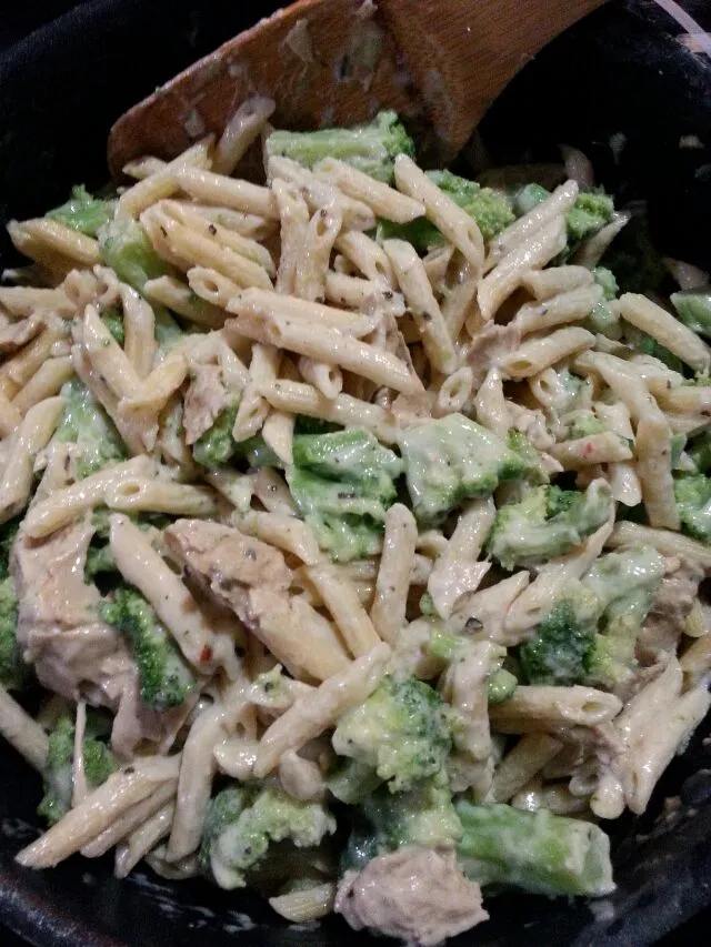 homemade vegan  chicken and broccoli Alfredo!!|Polly Gelfusoさん