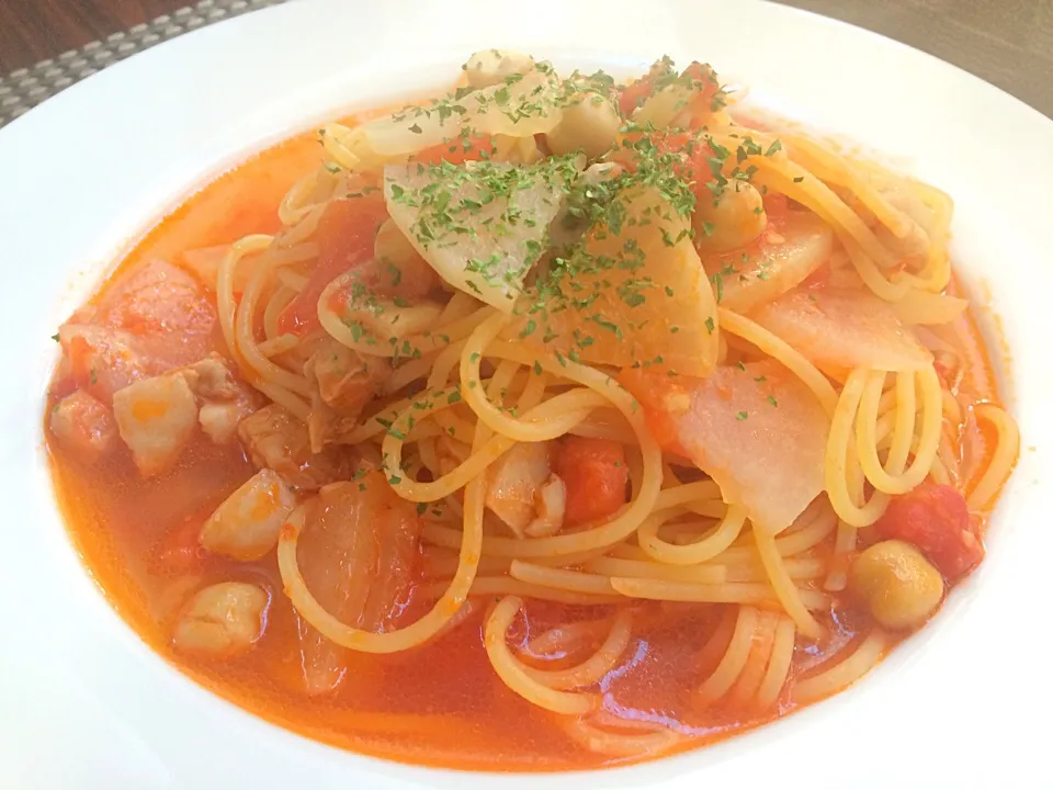 鶏肉と大根とひよこ豆のスープスパゲティー|makosukefreaksさん