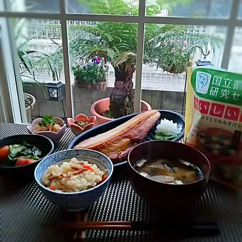 「かるしお　おいしい減塩よりどり6食」を使ってみたSnapdishの料理・レシピ写真:和食の朝ご飯🍚