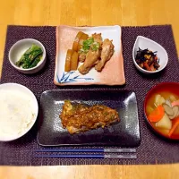 鰆のネギ味噌焼き、手羽元大根の照り煮、小松菜のお浸し、ひじきの煮物、根菜味噌汁ー|yuuu-iさん