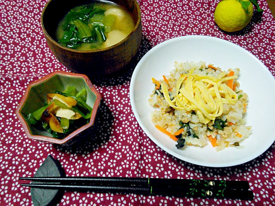 鶏そぼろのちらし寿司
小松菜煮浸し（昆布茶）
お味噌汁|ゆうさん