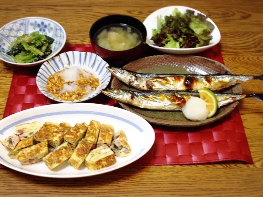 小松菜の胡麻和え・鶏団子のスープ・サニーレタス・秋刀魚の塩焼き・ナメコおろし・具沢山オムレツ・|美也子さん