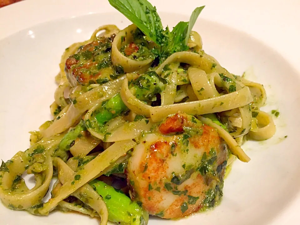 Prawn pasta with pesto sauce|sgさん