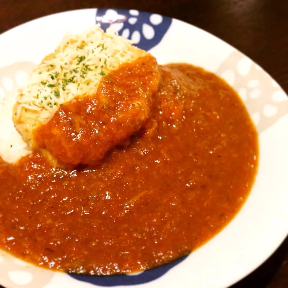 野菜ペーストのカレー鶏胸肉のチーズハンバーグ乗せ❤️|miiiーna"さん