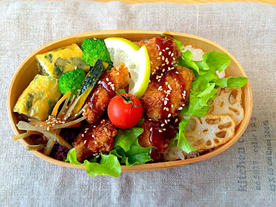 Snapdishの料理写真:2015.11.05 トンカツ弁当|ももさん