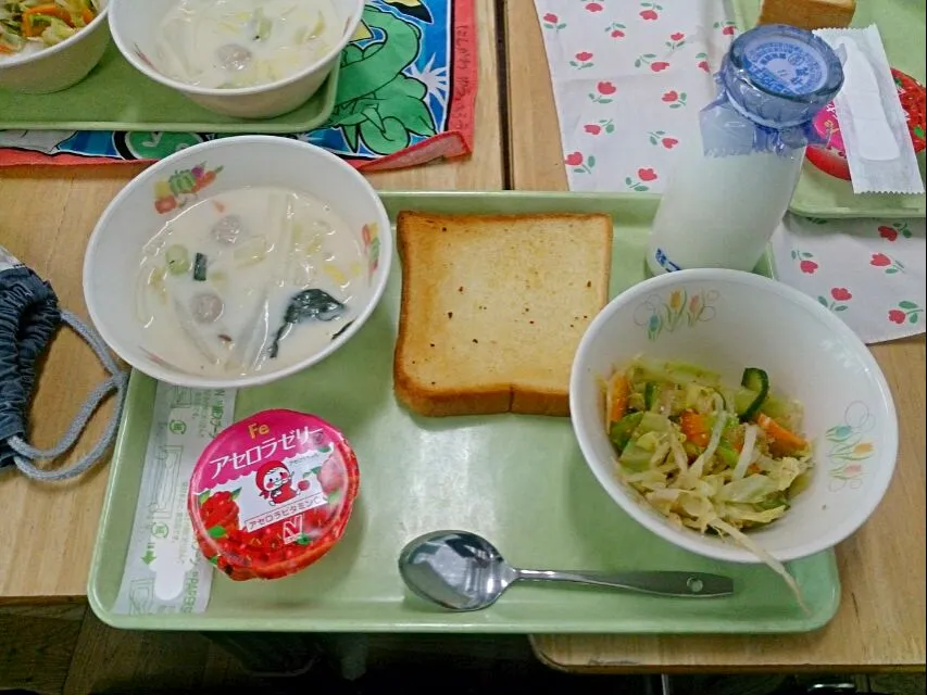 Snapdishの料理写真:学校給食(流山)|Itaruさん