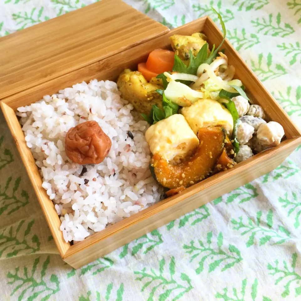 タンドリーチキン風のものとインドっぽい豆サラダ弁当|cosokosoさん