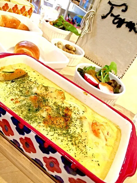 木曜カフェのミカちゃんのランチ。
Shrimp and vegetables au gratin   エビと野菜たっぷりグラタンセット 秋野菜がたっぷり！うまうまです。|心斎橋  C Flat Cafeさん