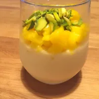 Snapdishの料理写真:Mango Posset with Pistachios|Souad Mokdadさん