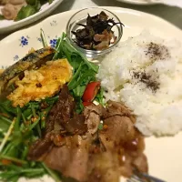 Snapdishの料理写真:豚肉サラダプレート。カボチャの天ぷら添え|はりねずみさん