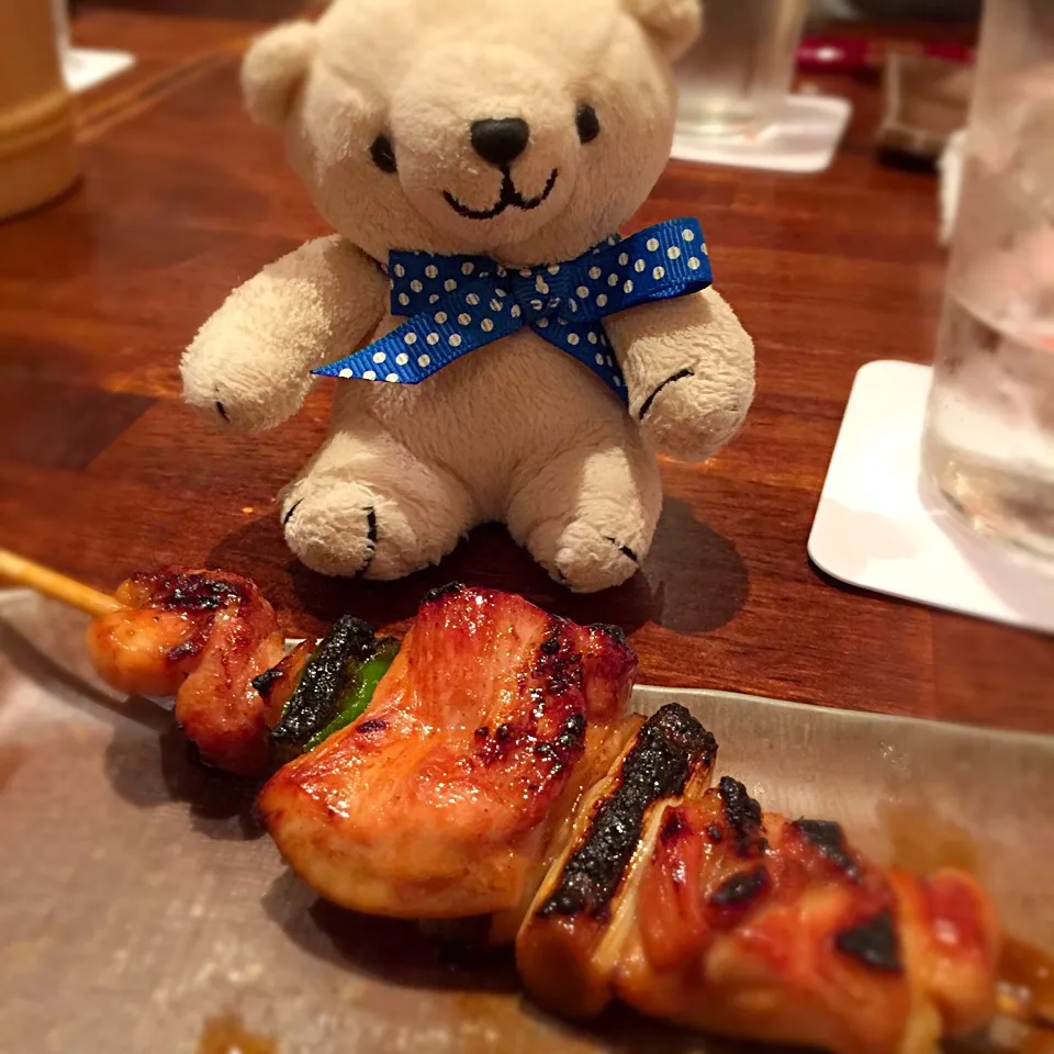 Snapdishの料理写真:オフ会焼き鳥。ずっと焼き鳥に飢えてたから大満足（≧∇≦）キラ姫ちゃんセッティングありがとう💕|リュカさん